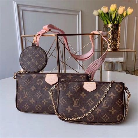 louis vuitton m44823|louis vuitton pochette monogram.